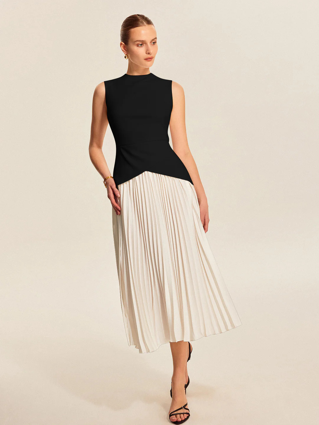 Sleeveless Pleated Dress | Commense