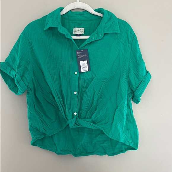 NWT Universal Thread Green Short Sleeve Twist-Front Button-Down Shirt Medium | Poshmark