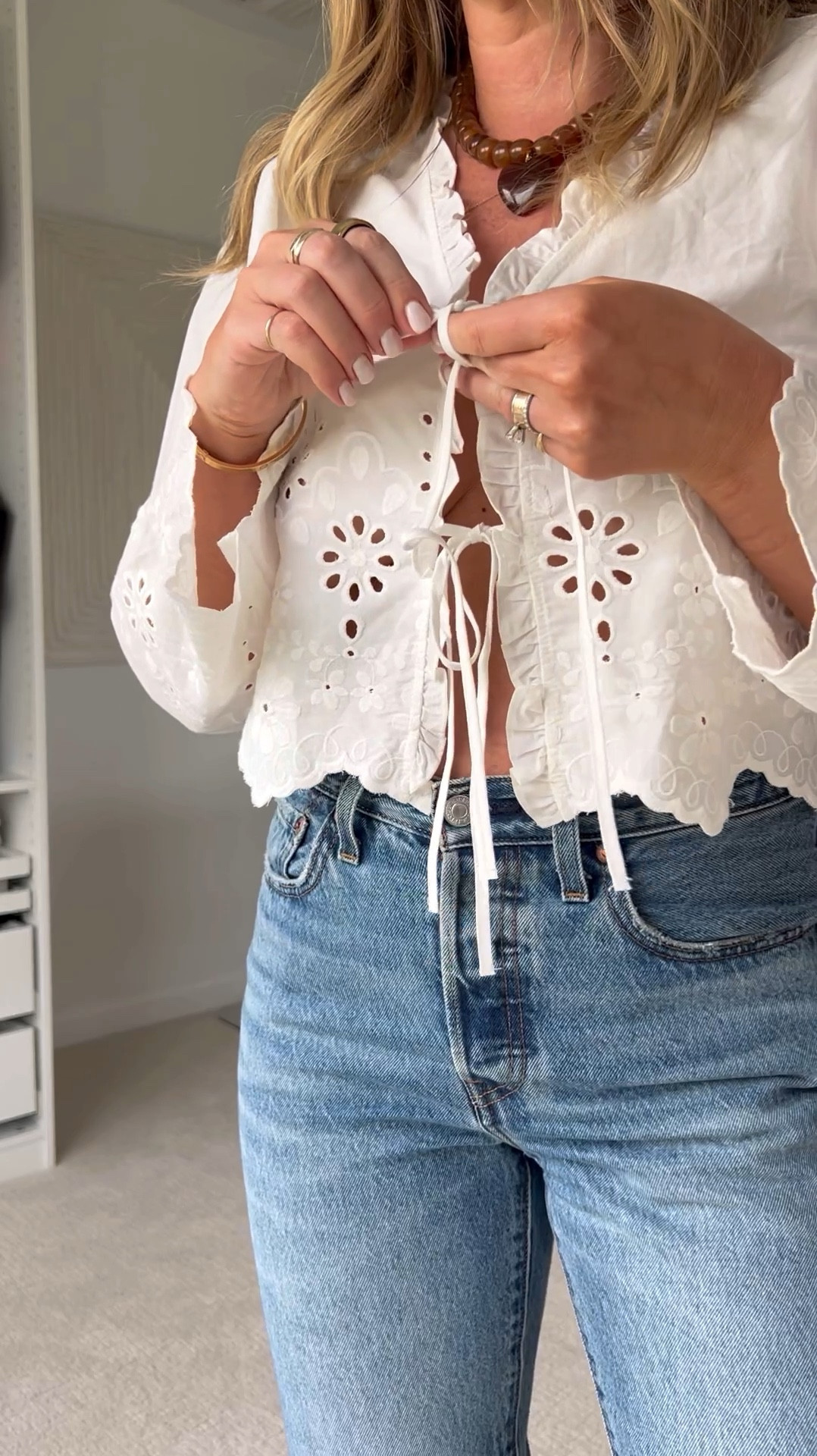 Everyday spring style tie eyelet top blouse Levi’s 501