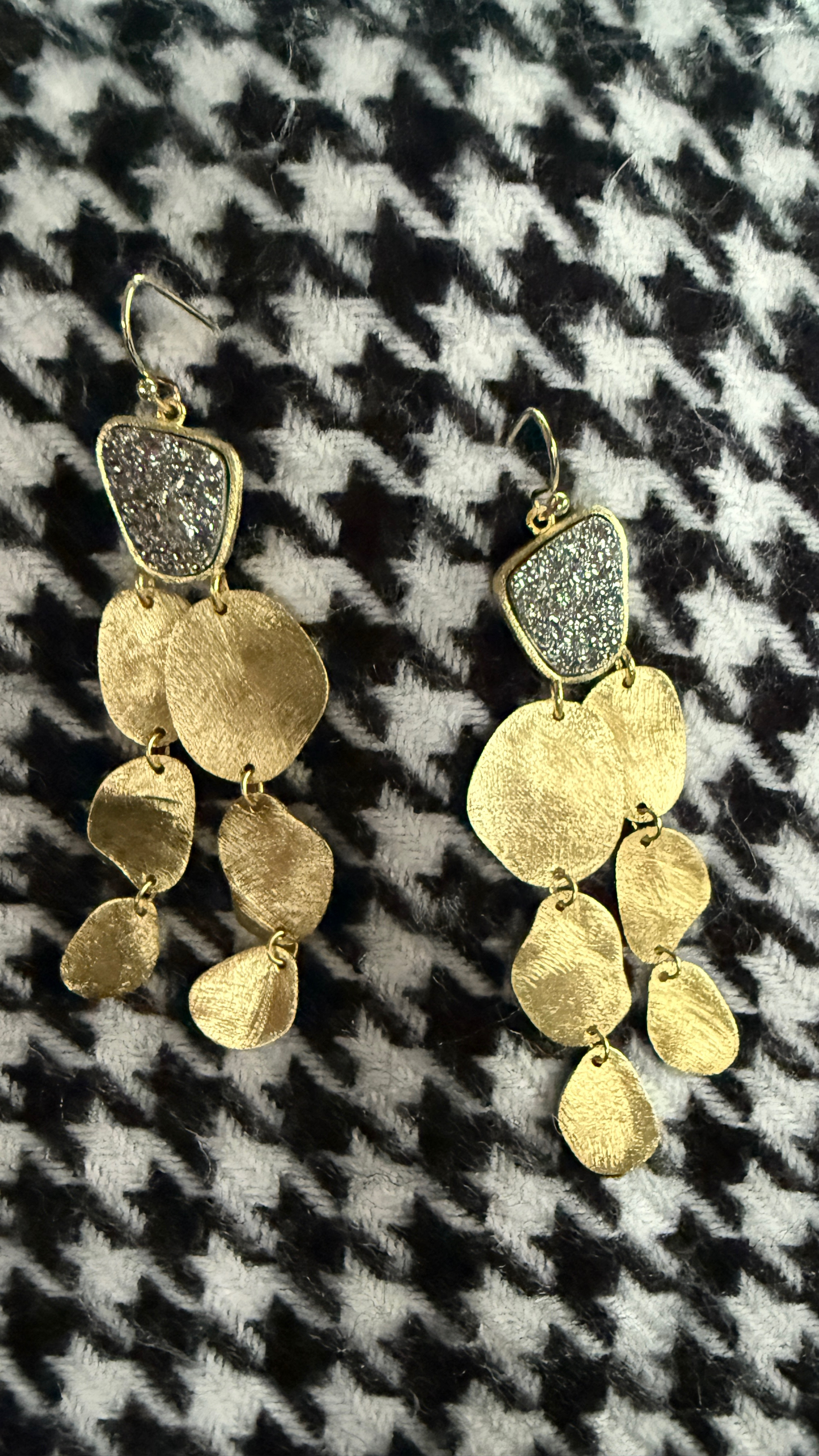 Absolutely in awe of just how GORGEOUS these earrings are in person!!!  🤩 

✨Scored on UptownStrut.com 🙌

#LTKWatchNow #LTKGiftGuide #LTKParties