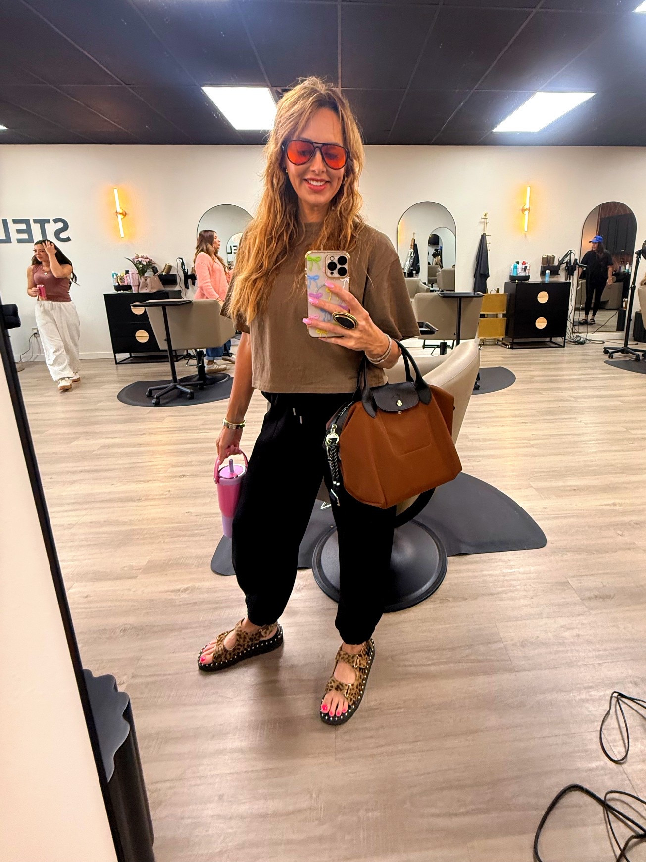 Obsessed with these barrel-leg joggers + the cutest little booty pockets! Comfy AND flattering ✅ #LTKStyle #OOTD #BarrelLegJoggers #AthleisureStyle #ComfyAndCute #WardrobeStaple #StyleFaves #LTKFinds #EverydayStyle #BarrelLegPants #StreetStyleVibes

#LTKTravel #LTKOver40 #LTKWorkwear