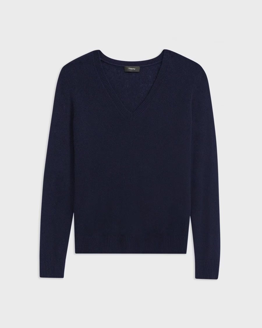 V-Neck Sweater in Feather Cashmere | Theory