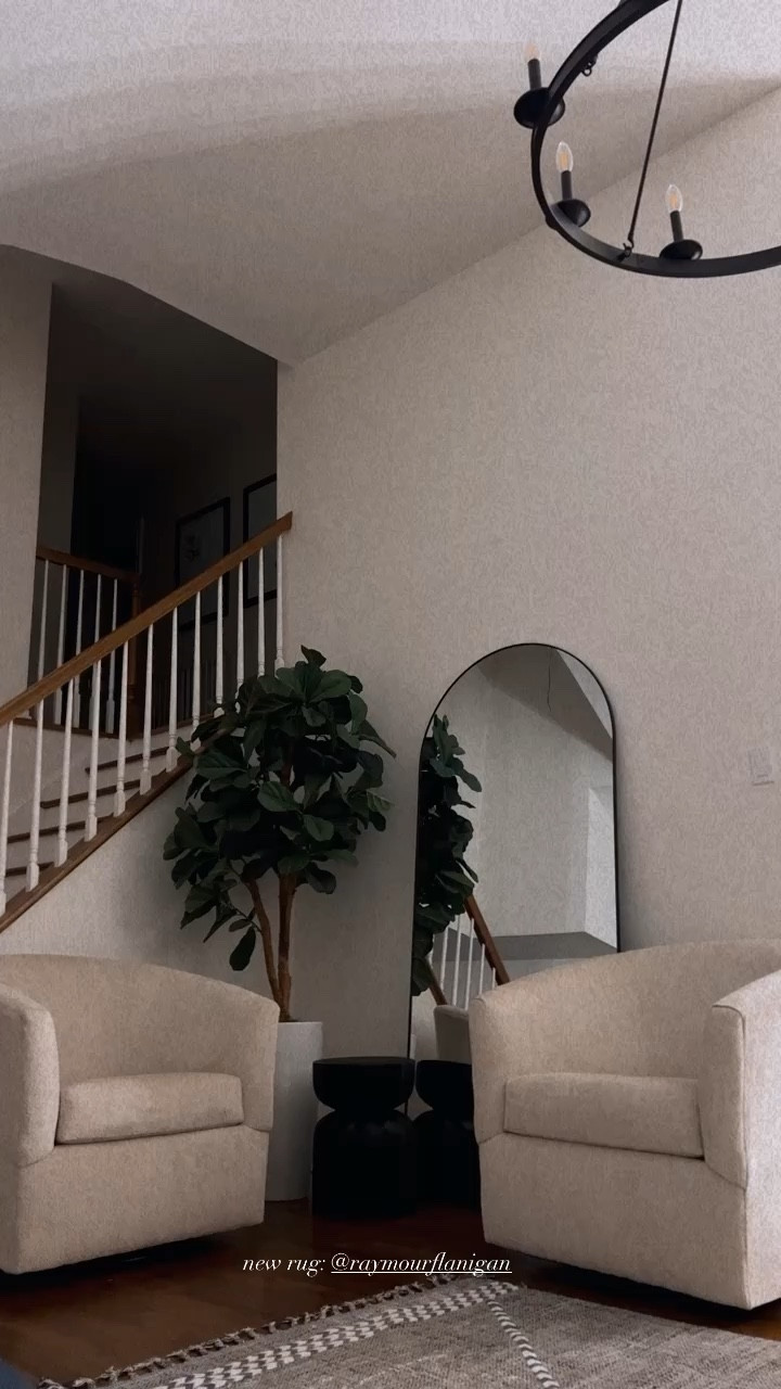 Obsessed with this little cozy corner💫 #livingroom #homedecorinspo 

#LTKhome