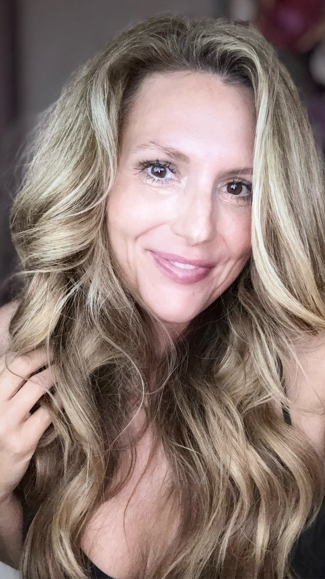 Tuesday Tips & Tricks ✨
Big, bouncy curls are ALWAYS the moment 💁🏼‍♀️

• Towel dry that mane
• Kenra Blow-Dry Spray for the smooth + speedy finish
• 1 1/2” barrel for those voluminous curls that hit just right
• Seal the deal with Verb Ghost Oil for shine without the weight

Effortless. Fluffy. Full.
Linked the goods for you. 💕
#tuesdaytips #hairtutorial #voluminouscurls #hottools #kenra 

#LTKgrwm #LTKstorytime #LTKOver40