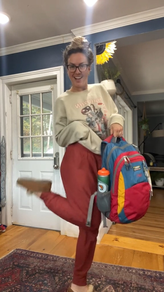 School pick up fit 😂 

#LTKfindsunder50 #LTKmidsize #LTKstyletip