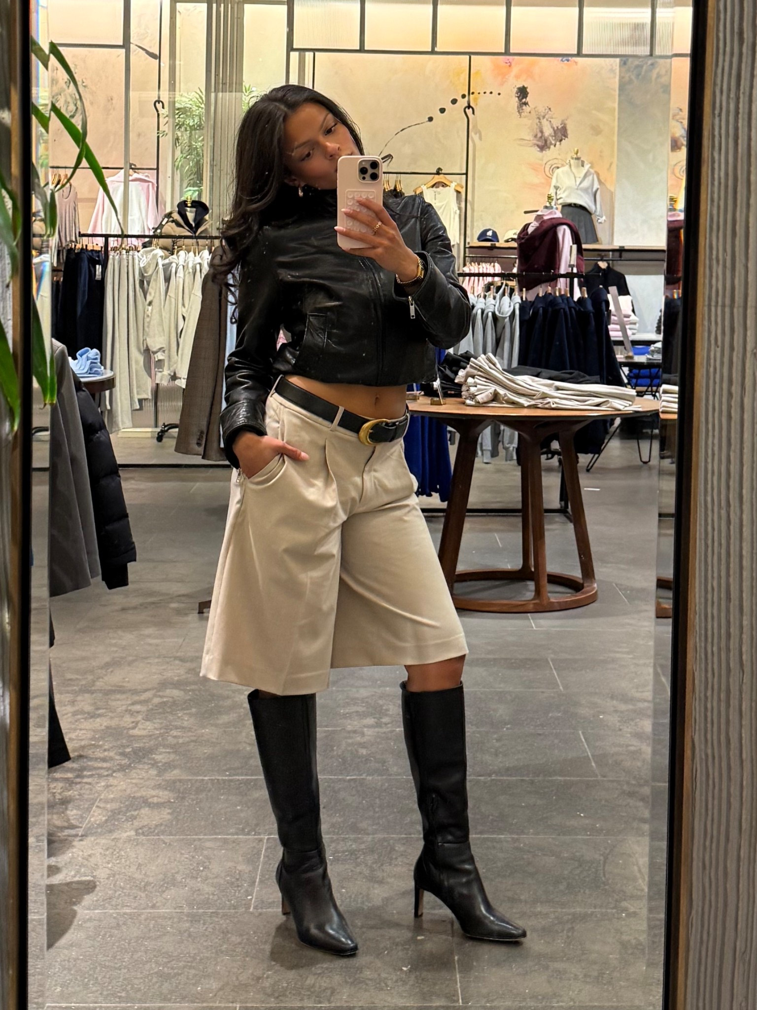 long trouser shorts are in ✔️🫶🏼

also styled my moms vintage banana republic leather jacket ❤️‍🔥