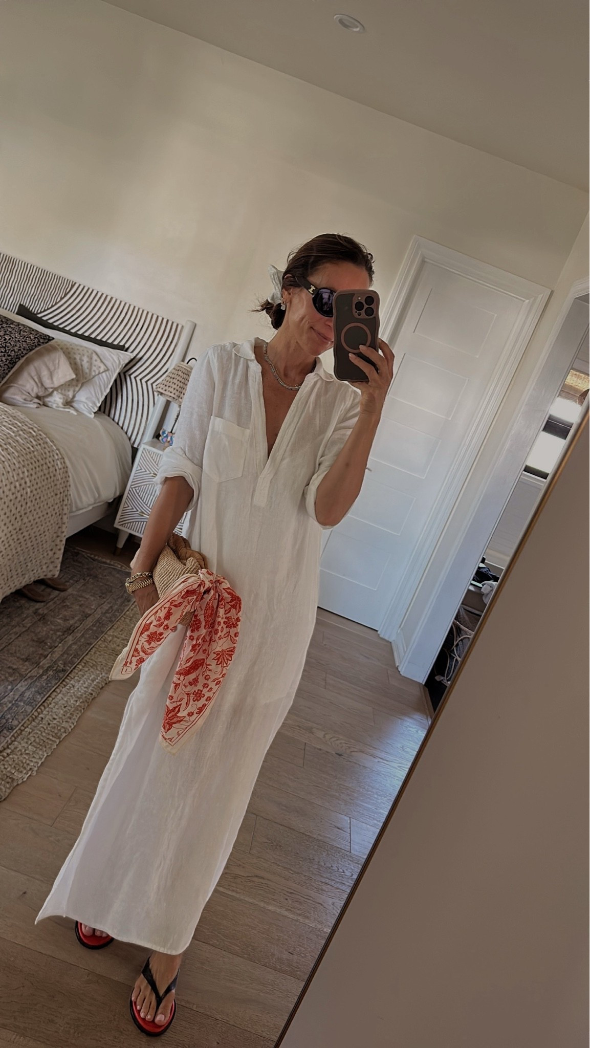 Kept it simple for a dance recital 
I’ve had this linen dress for a couple of years now but found an identical option 
Size down in sandals a 1/2 size

#LTKOver40