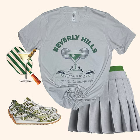 In The Club Graphic T-shirt (Vintage Feel) | Sassy Queen