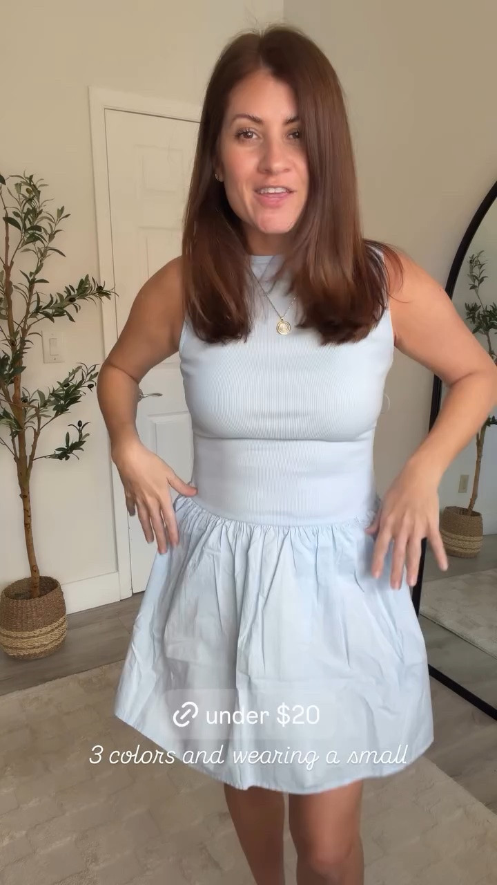 3 colors and wearing a small @oldnavy