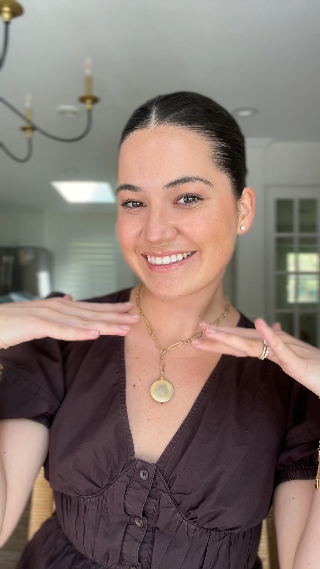 the Sofia Richie slick bun tutorial !! 

#LTKbeauty #LTKunder50 #LTKSeasonal