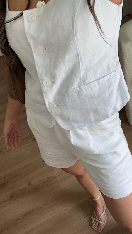 It’s shorts season and Abercrombie has the cutest styles. Love this linen shorts, I got the matching linen vest and it’s feels amazing in the skin! 

#LTKStyleTip #LTKSaleAlert #LTKFindsUnder50