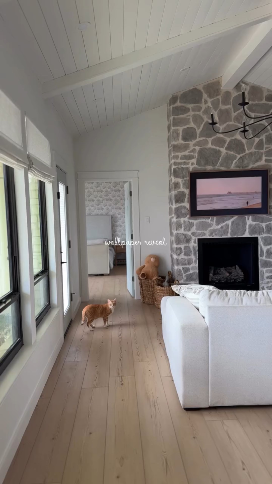 Quick bedroom refresh on a budget. Spent under $200 on this wallpaper and could not love it more. 🤌

#wallpaper #diy #bedroominspo #

#LTKHome #LTKFindsUnder100