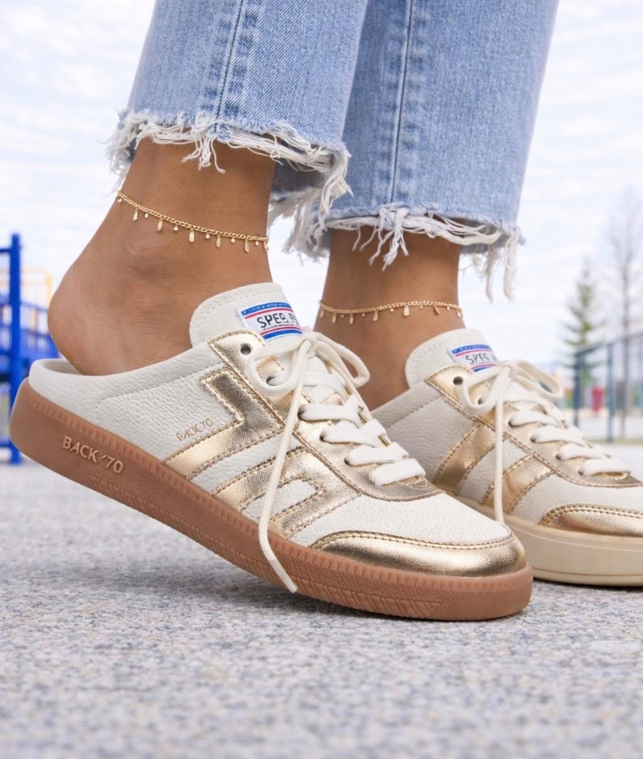  SCROLLING — these are about to be your everyday shoe. ✨

I am OBSESSED with this sneaker mule moment right now. The backless style = EASY on and go (hello busy mom life 🙌🏼)

And that white + gold detail?!
Giving total 70s vibe and I am here for it 👏🏼

You can literally throw these on with:
🤎 camo
🐆 cheetah
👖 basic denim + graphic tee

…and instantly look put together without even trying.

These are those “grab by the door” slides that somehow make your whole outfit look elevated.

Trust me… once you wear them once, you’re reaching for them EVERY day.

Comment GOLD and I’ll send you the link. ✨


#LTKmomlife #LTKdayinmylife #LTKgrwm