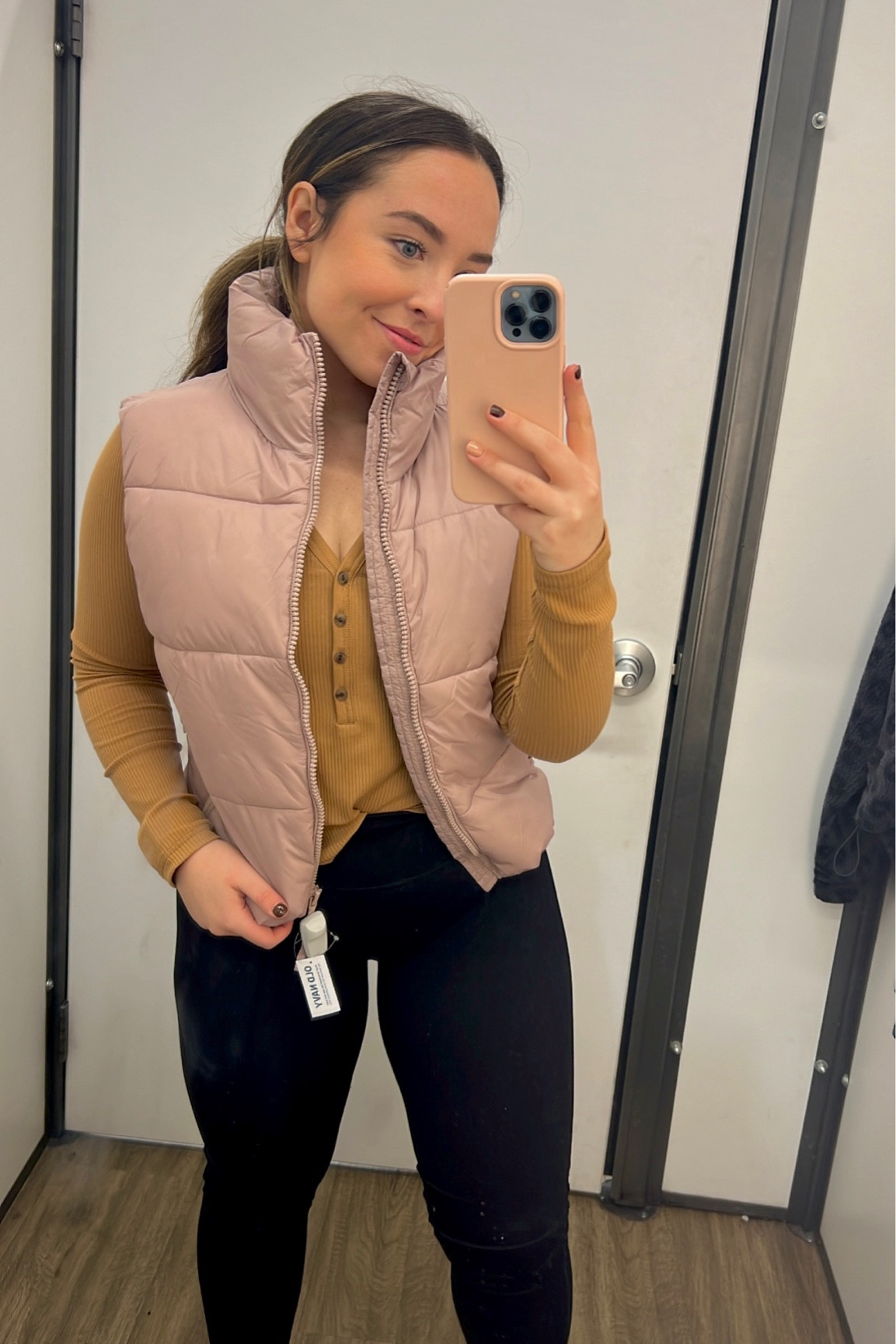 #puffervest #curvyfashion #oldnavy #winterlook #holidaylook 

#LTKcurves #LTKSeasonal #LTKunder100