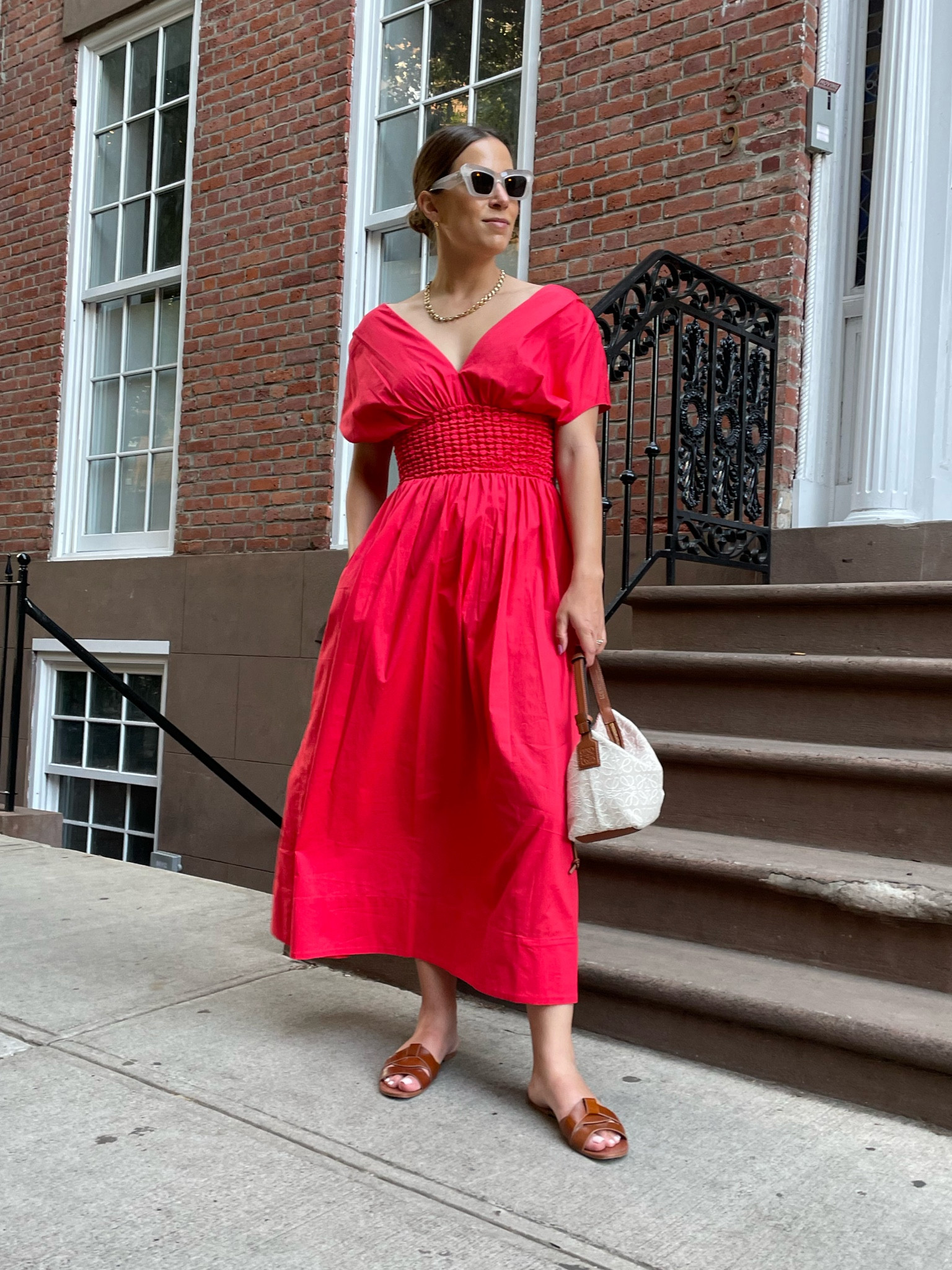 Lady in red 

#LTKstyletip #LTKSeasonal