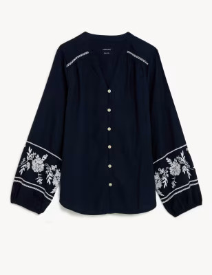 Linnenrijke blouse met V-hals en borduurwerk | Marks and Spencer Benelux