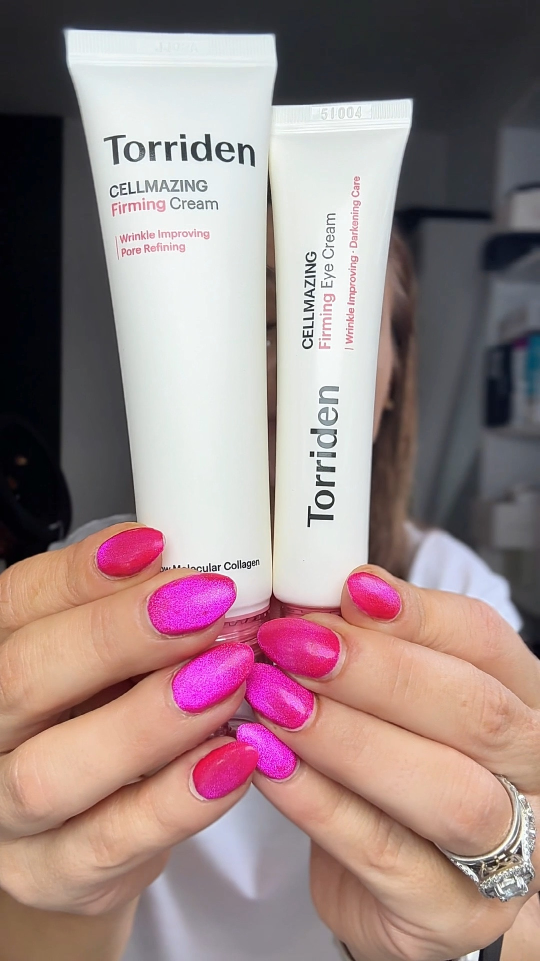 I’ve been testing the Torriden Cellmazing Firming Duo — the Cellmazing Firming Eye Cream plus the wrinkle improving pore refining moisturizer — and I’ve been using this combo as my makeup prep step.

For women 40+, hydration and firmness make a huge difference in how foundation and concealer sit on the skin. This collagen and peptide skincare duo feels lightweight, absorbs quickly, and doesn’t leave that heavy or greasy layer under makeup.

• #makeupover40
• #antiaging
• #matureskin
• #skincareover40
• #undereyewrinkles