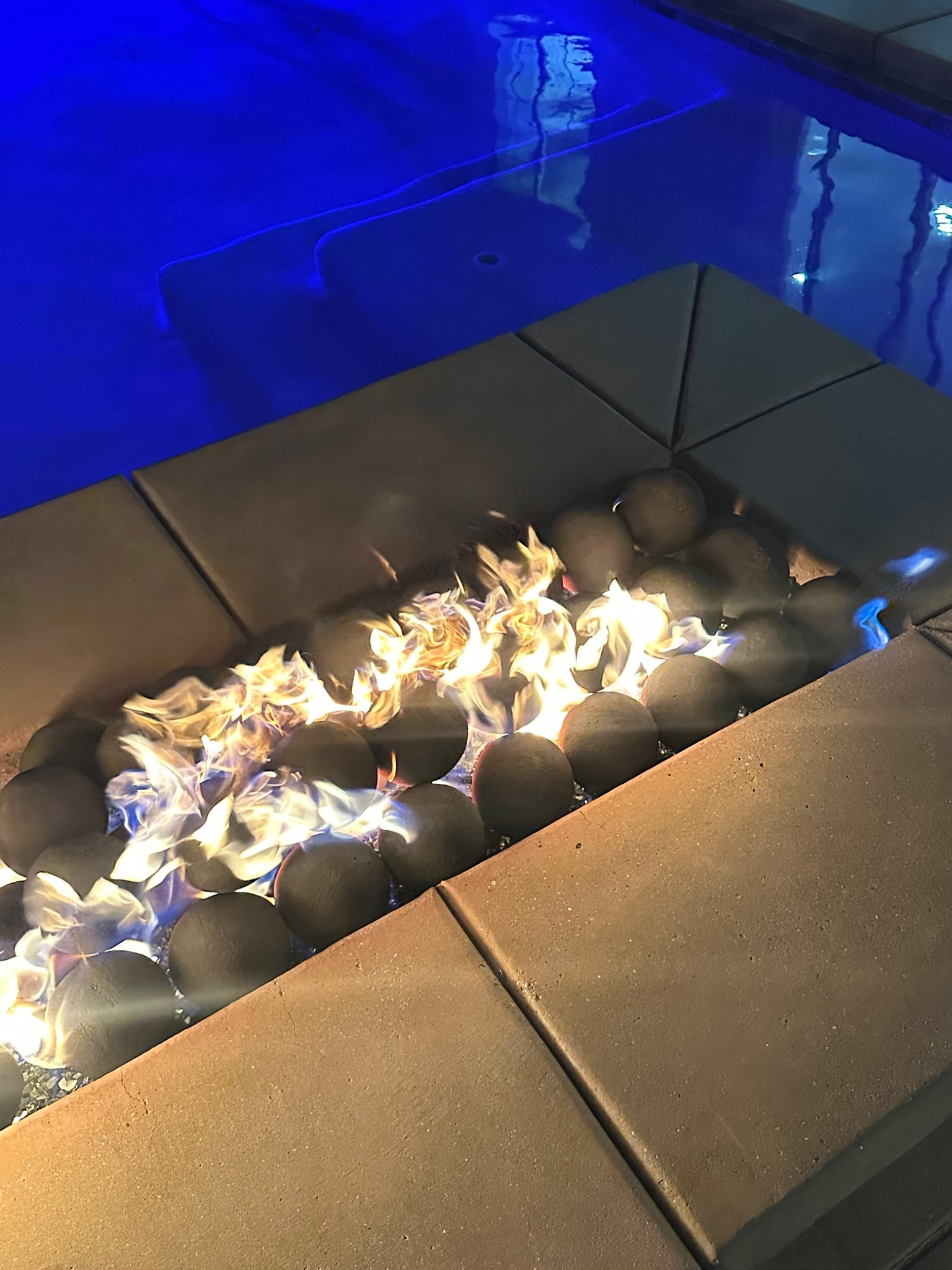 Fire pit round ceramic balls 