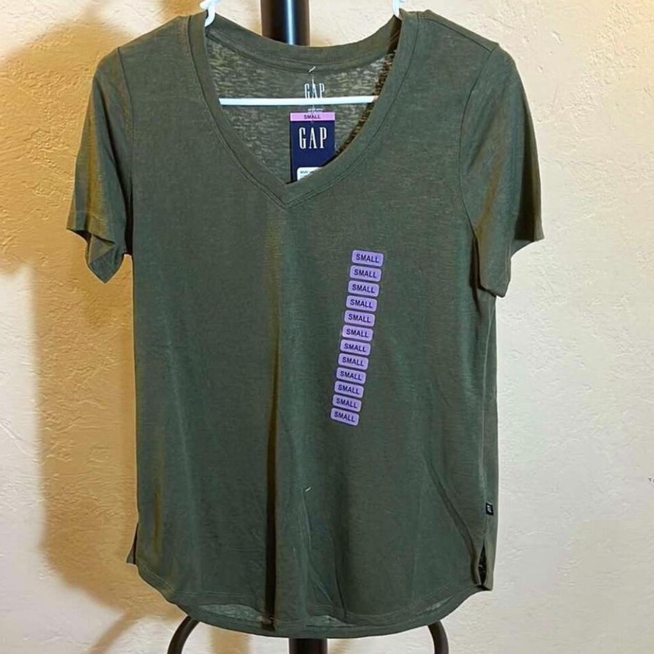 Gap Women's T-shirt - Green/Khaki - S | Depop US