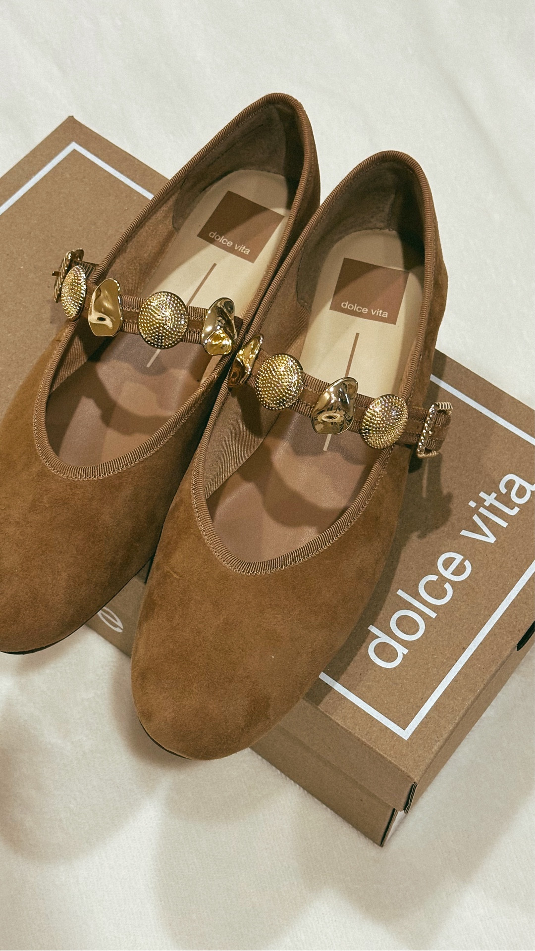 Fall ballet flats 


Suede shoes, suede flats, suede ballet flats, fall flats, fall shoes, my styled life. 

#LTKSeasonal