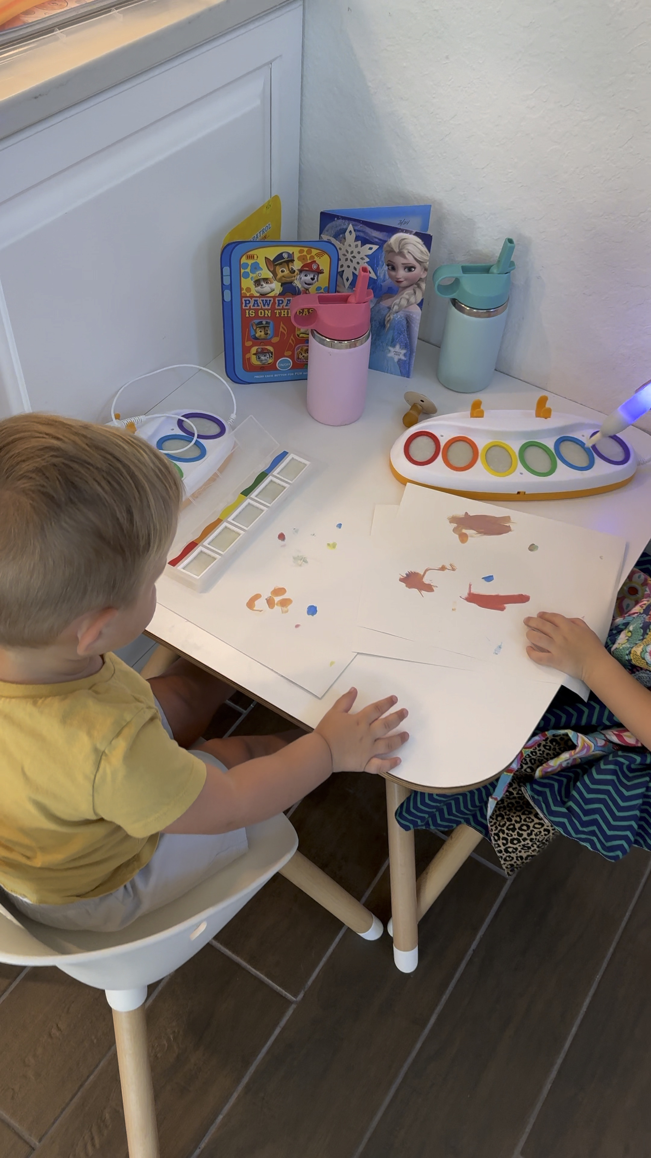 Fun no mess coloring we love! 

#LTKkids