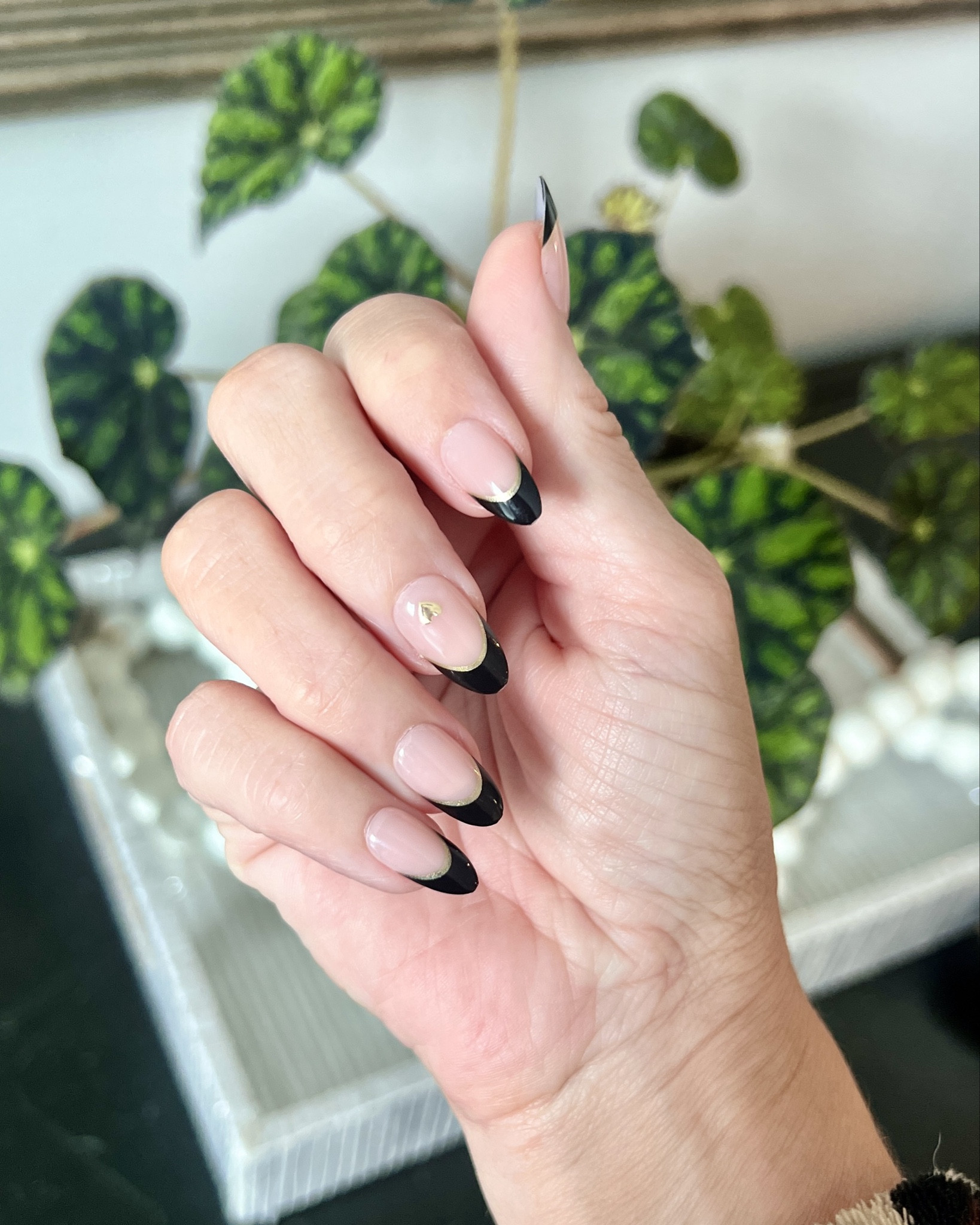 💅 latest press ons. Style : positive 

#LTKOver40 #LTKBeauty #LTKFindsUnder50