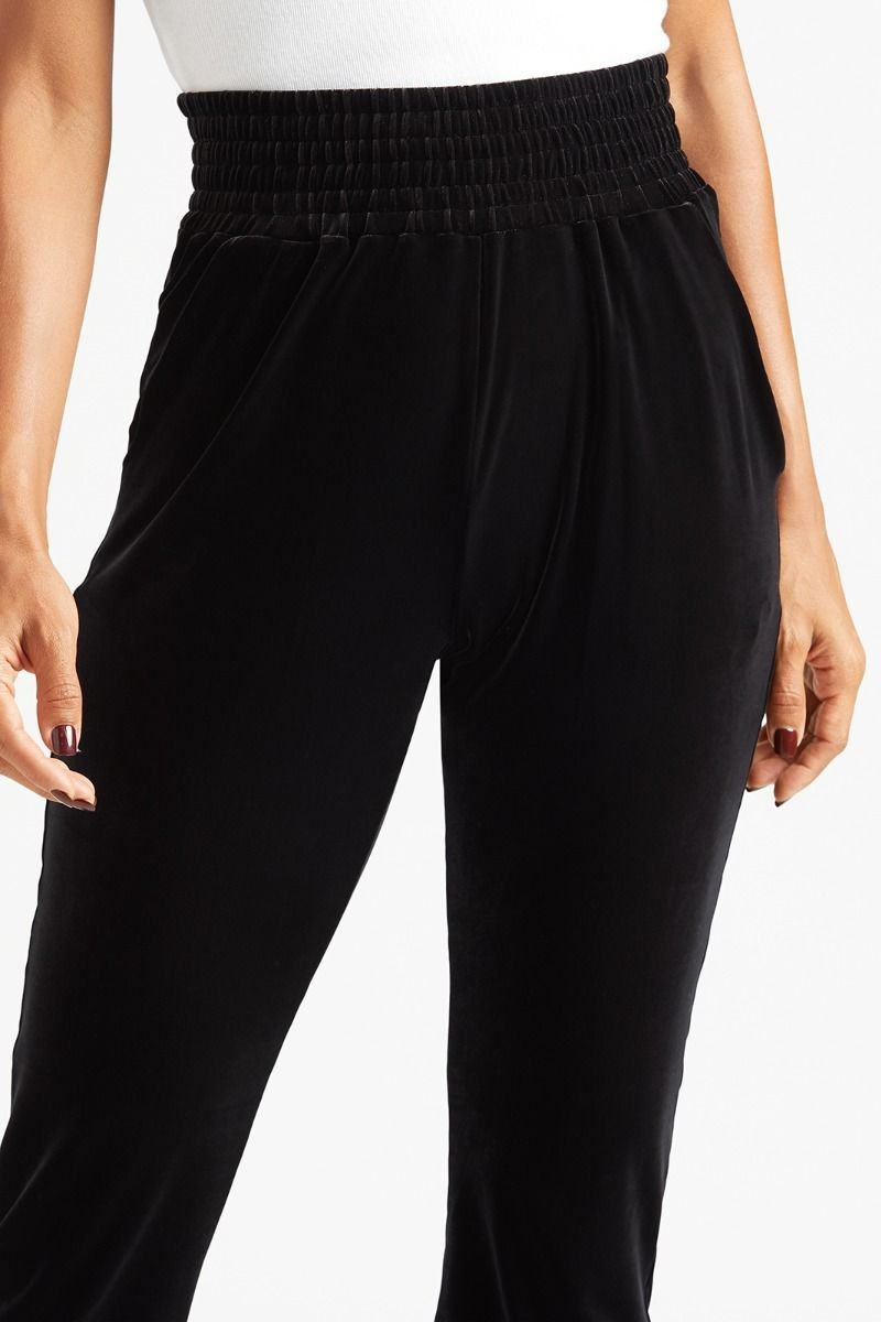 COMMANDO Velvet Jogger | EVEREVE | Evereve