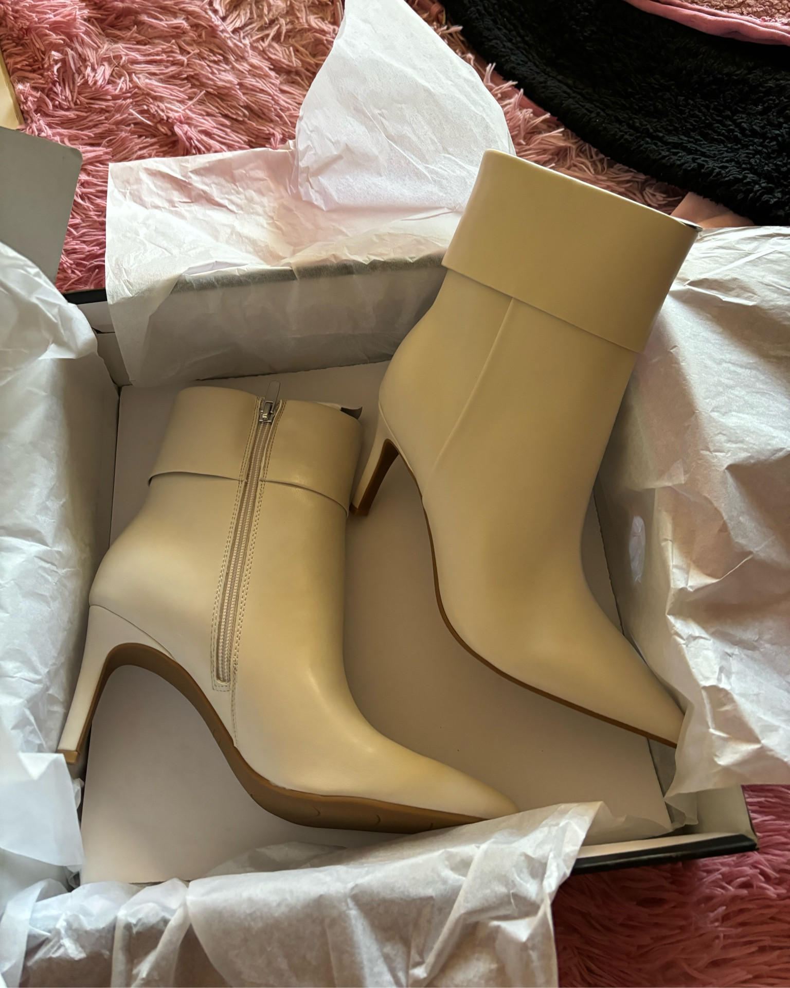Obsessed with these boots perfect for fall! 



#LTKSeasonal #LTKShoeCrush
