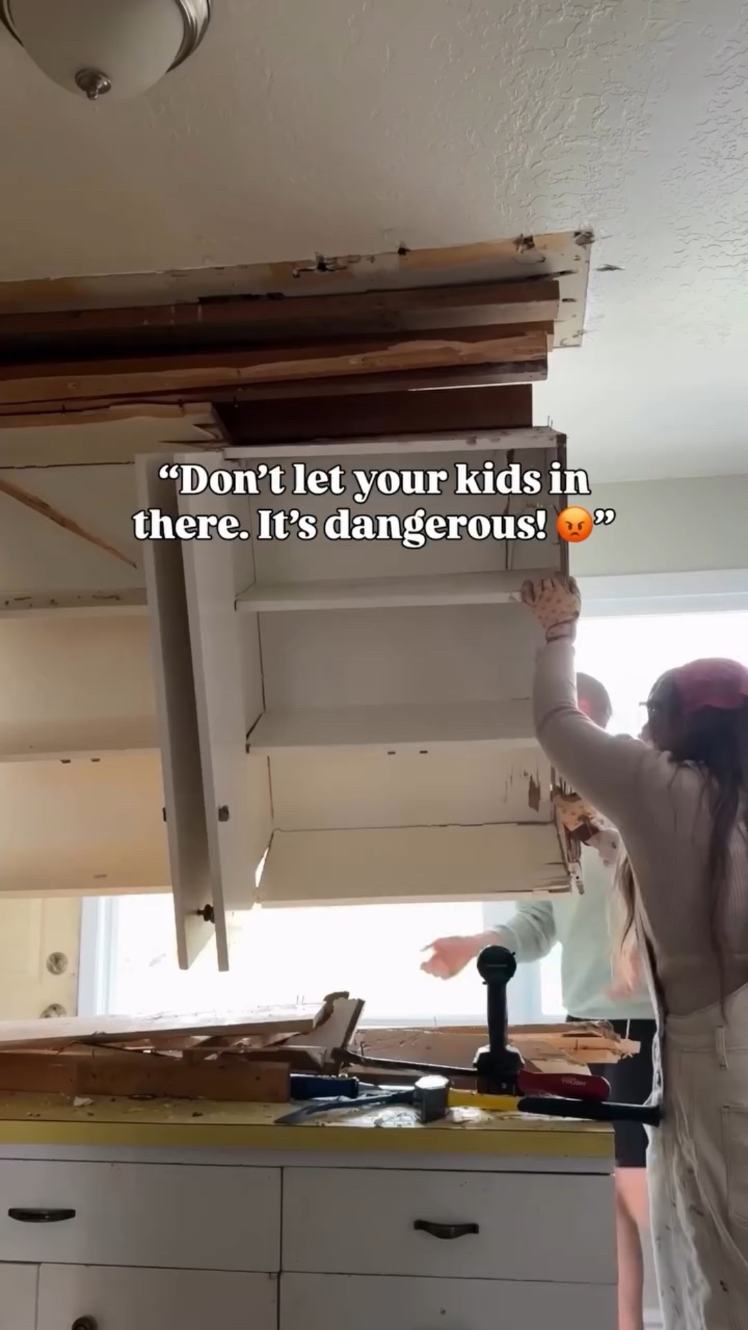 Comment “dust” and I’ll send you the link! Black Friday deal is WILD ($756 off!) so grab it while it’s on sale 👍🏼 
•
Demo with kids in the house should come with a warning label… but honestly the real danger is the dust you can’t see. Thank goodness the Eufy Omni E25 is out here acting like my third parent, picking up every crumb, hair, and “how did that get there” piece of debris. My kitchen may be a war zone, but my floors are holiday-ready. ✨

#diy #kitchenrenovation #eufyE25 #eufyrobotvacuum #eufyrobovac #eufyclean #eufyE25vacuum #eufyHydroJet™ #ConquerEveryMess #eufyDeepCleaning #blackfriday
LinkDM *017*