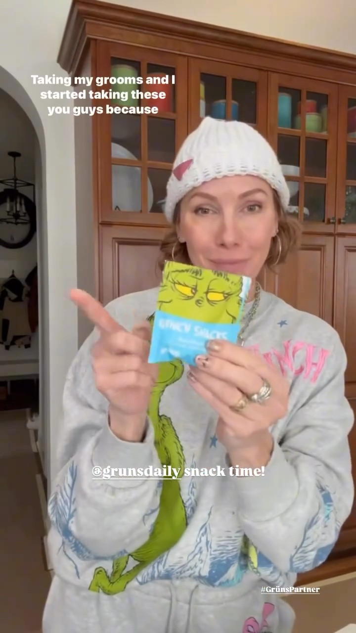 Linking my grinch sweat set!

#LTKmomlife #LTKHoliday #LTKdayinmylife