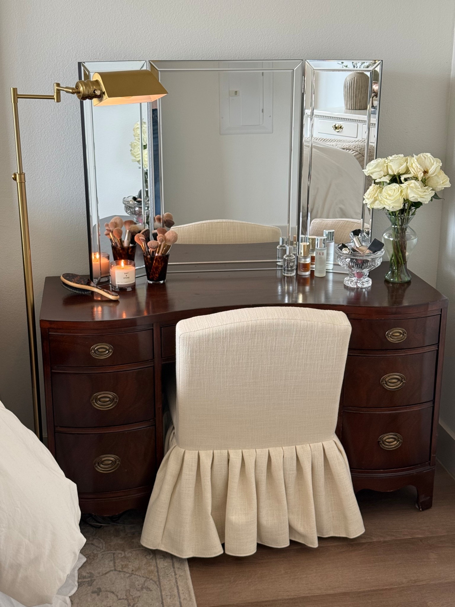 my dream vanity 🥹

#LTKHome #LTKBeauty #LTKmorningroutine