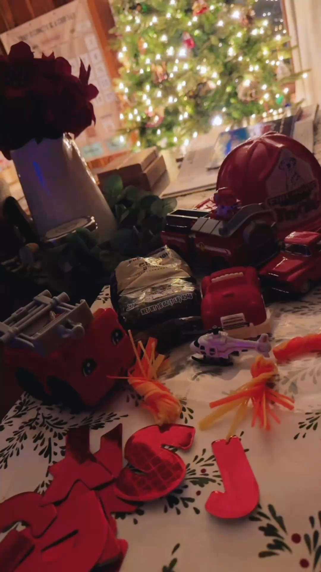 This former kindergarten/preschool teacher is having way too much fun over here 🤭🚒🧯 - and we may or may not have a fun little field trip planned, too ❤️