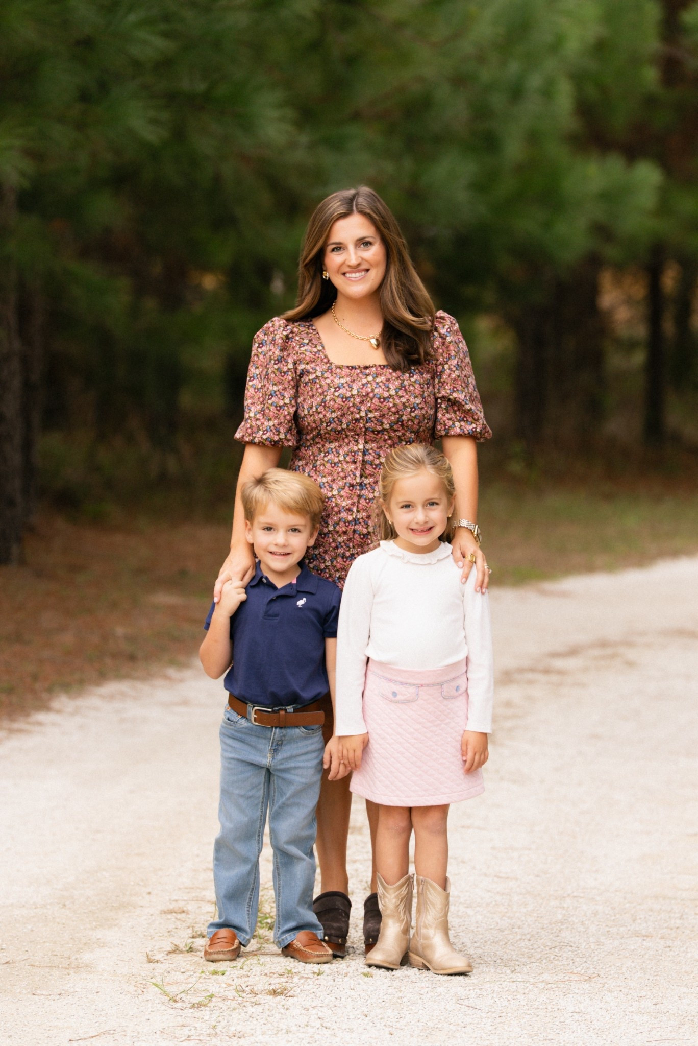 this precious dress is in the tuckernuck sample sale! So flattering 🤎

#LTKMidsize #LTKSaleAlert #LTKootd