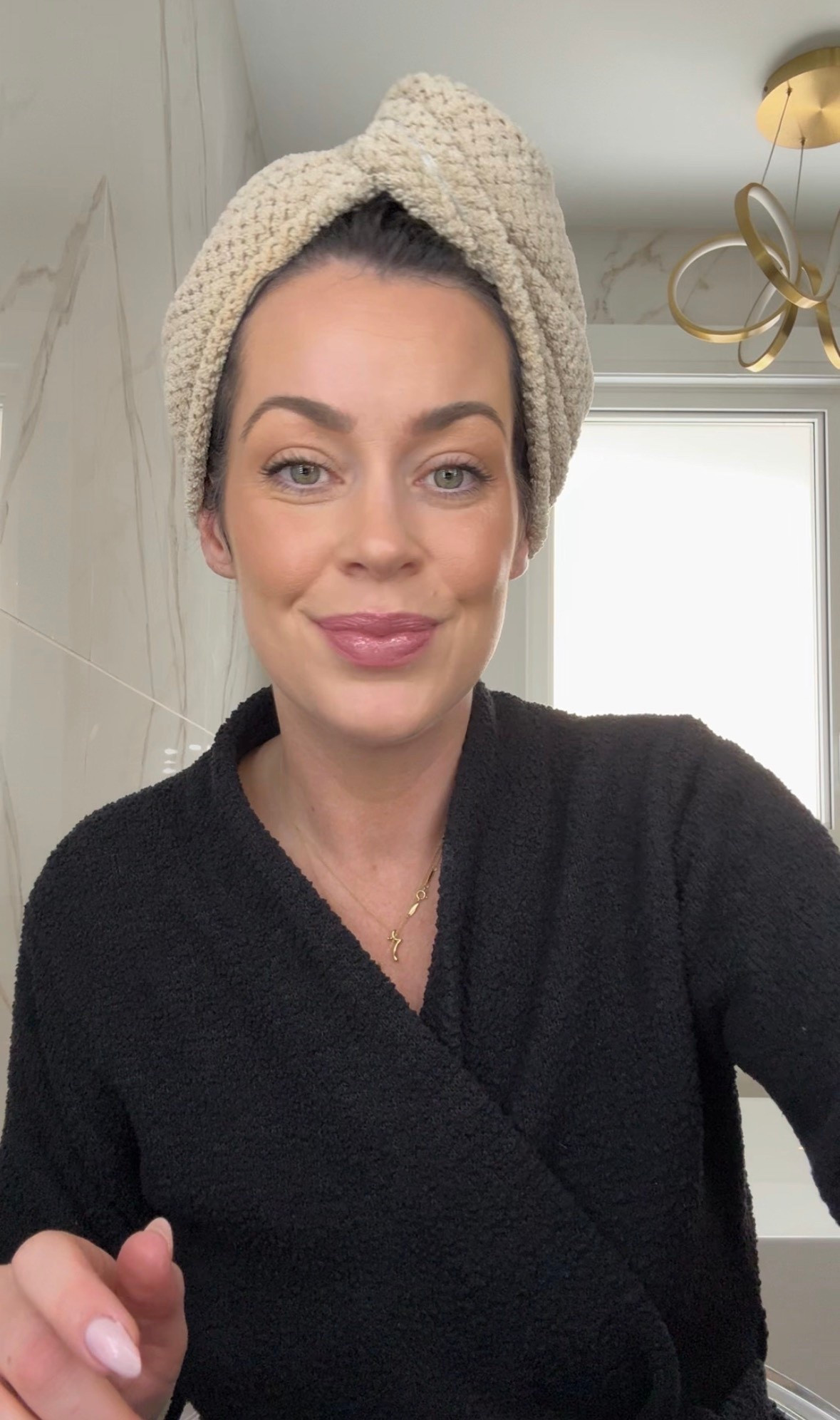 Makeup Products
January 2026
Elf thirst drops
Bobbi Brown moisturizer+primer
Lancôme concealer: 115C
LYS bronzing stick :Motivate
Nudestix cream blush:sunset strip
Benefit eye brow gel.
Mac eyeshadow used as eyeliner.
NYX eye brow pencil: ash brown
Grace&Stella lip mask.
Fit Glow Beauty lip gloss: nudie

#LTKbeauty #LTKcanada