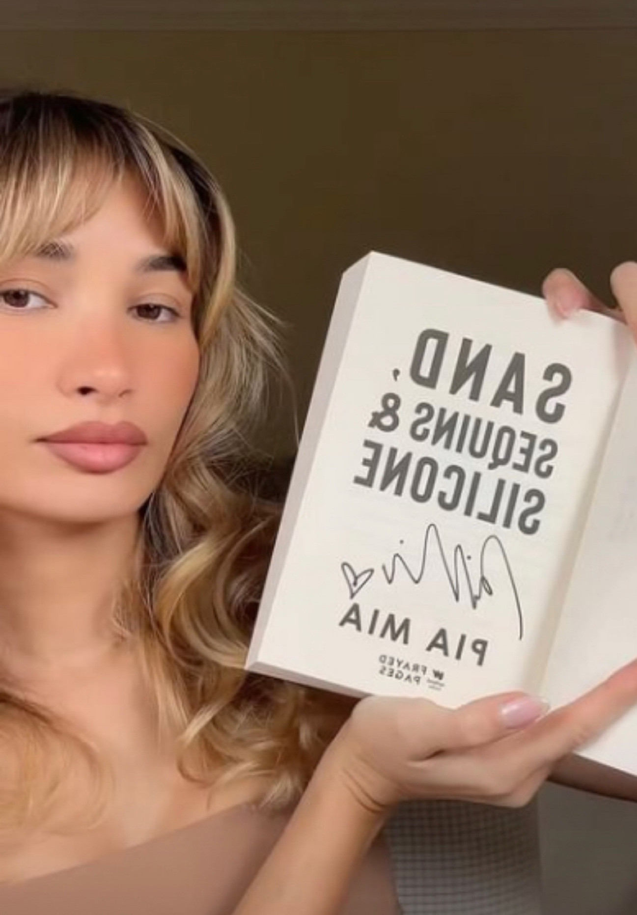 Current everyday makeup to talk about my book!

#LTKfindsunder100 #LTKbeauty #LTKstyletip