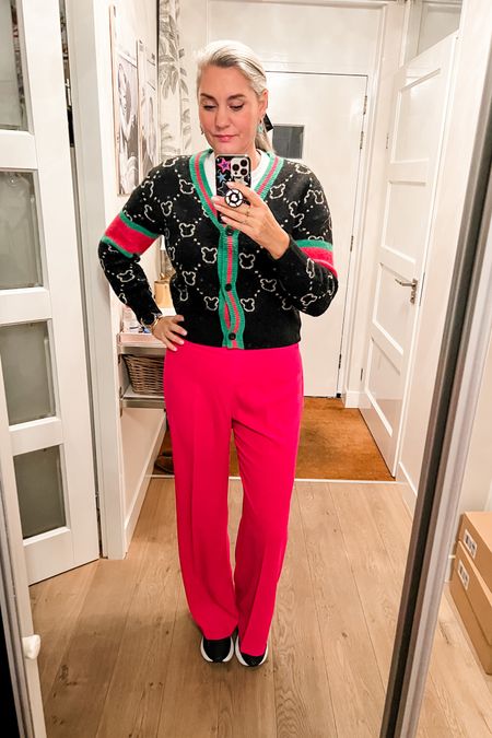 Ootd - Wednesday. Bright pink trousers (old, Zara), a Gucci inspired cardigan (old, local boutique) and the best basic white t-shirt. Adidas running shoes (that I don’t run in 😂).



#LTKworkwear #LTKmidsize #LTKover40