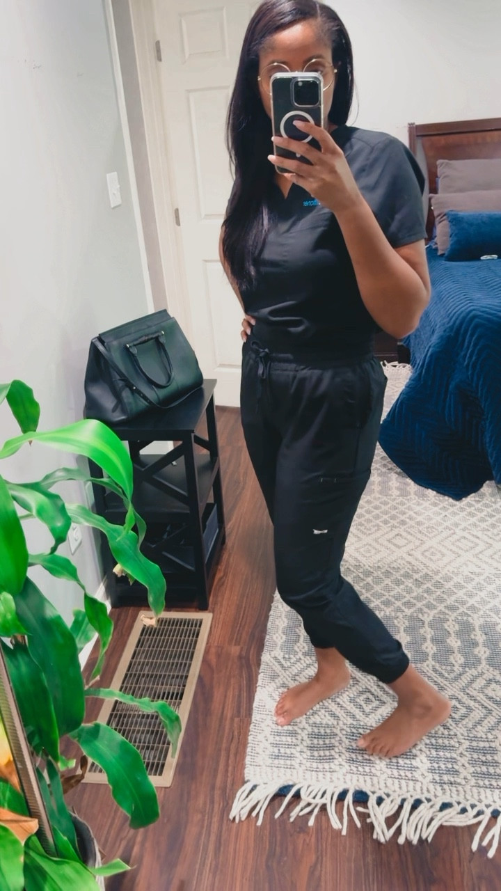 6 pockets. 
Soft, stretchy & comfortable.

#LTKWorkwear