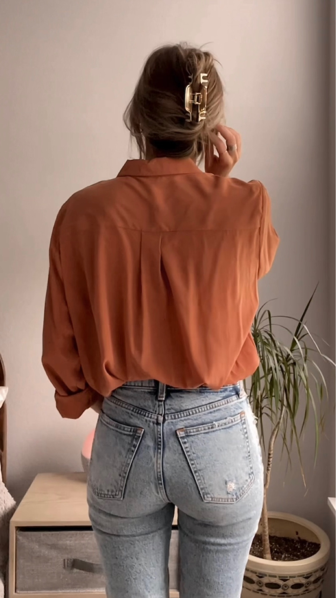 Minimal style, everyday style, work from home, casual outfit, day to night outfit, gold dainty jewelry, claw clip 

#LTKunder50 #LTKsalealert #LTKunder100