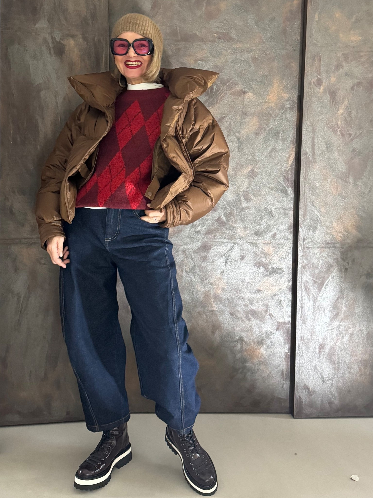 Casual mit Daunenjacke, Rautenpullover und Balloon Jeans 

Dailylook von stilblock

#LTKstyletip #LTKautumn #LTKwinter