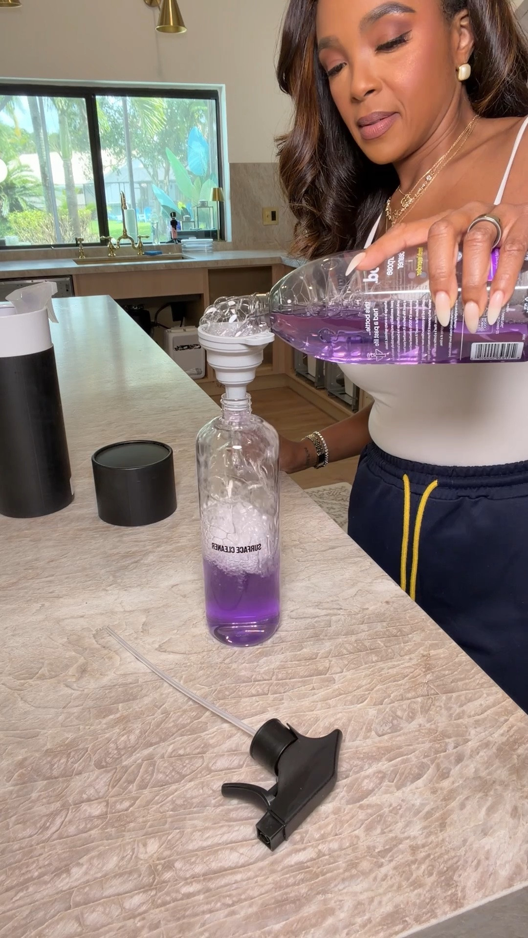 Scroll to shop! ✨ This refillable spray bottle makes cleaning so much easier. 

Color: Black

Desliza para comprar. ✨ Esta botella reutilizable hace que limpiar sea mucho más fácil. 

Color: Negro

📲 Download the free LTK app & follow me @kirasfashionfinds to shop all my daily finds.

#LTKHome #LTKvlog #LTKdayinmylife