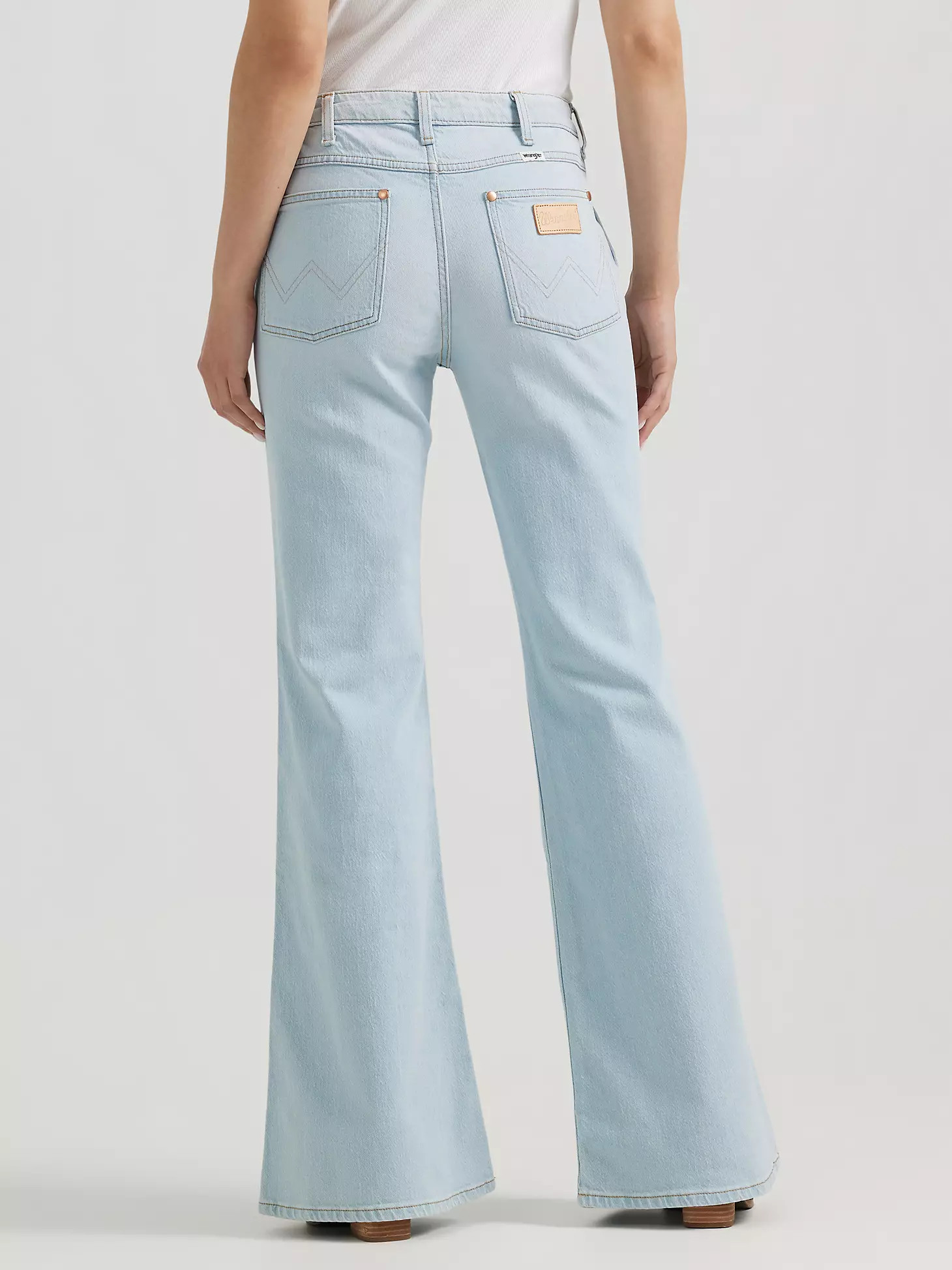 Women's Wanderer Mid Rise Flare Jean in Rocky Landing | Wrangler