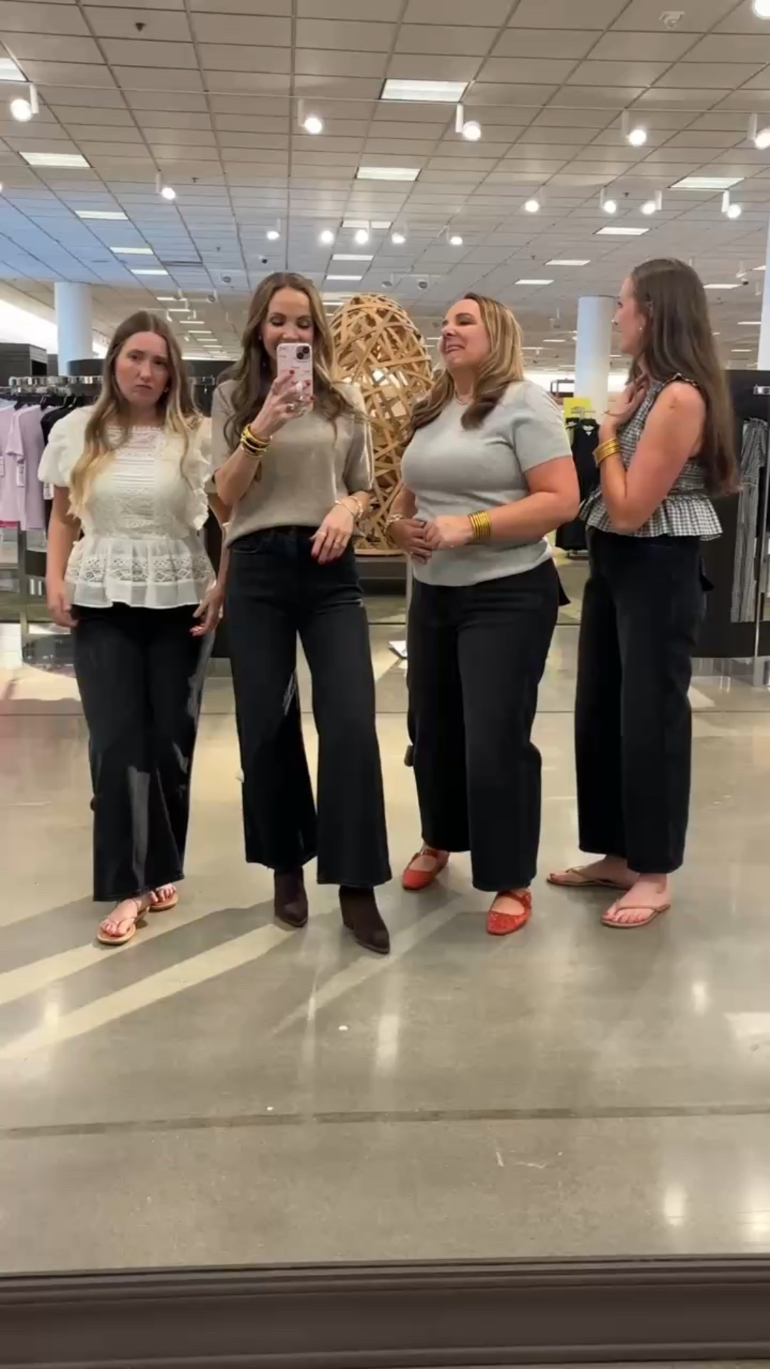 Same jeans, different heights 👖 Showing how these Good American faves from @nordstrom look on tall, medium, and petite. #NordstromPartner 

 