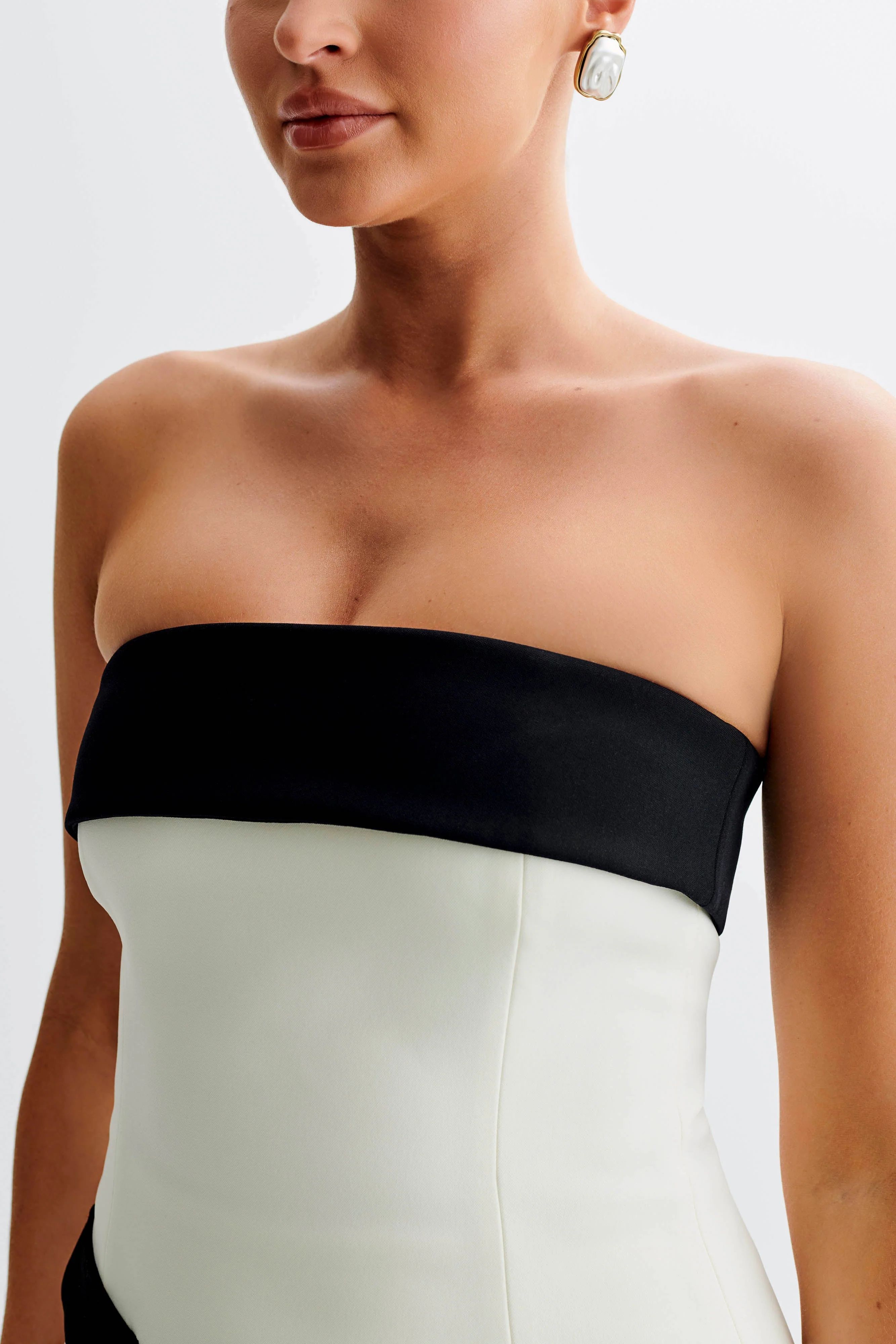 Micah Contrast Suiting Strapless Top - White | MESHKI US