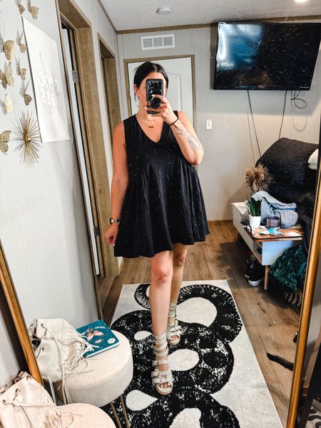 I love when you can dress up a dress for the summer! 

Ignore my dirty mirror who I just cleaned 😂 

Dress
Summer dress
Boho style 
Free People lookalike
FP style 

#LTKMidsize #LTKStyleTip #LTKSeasonal
