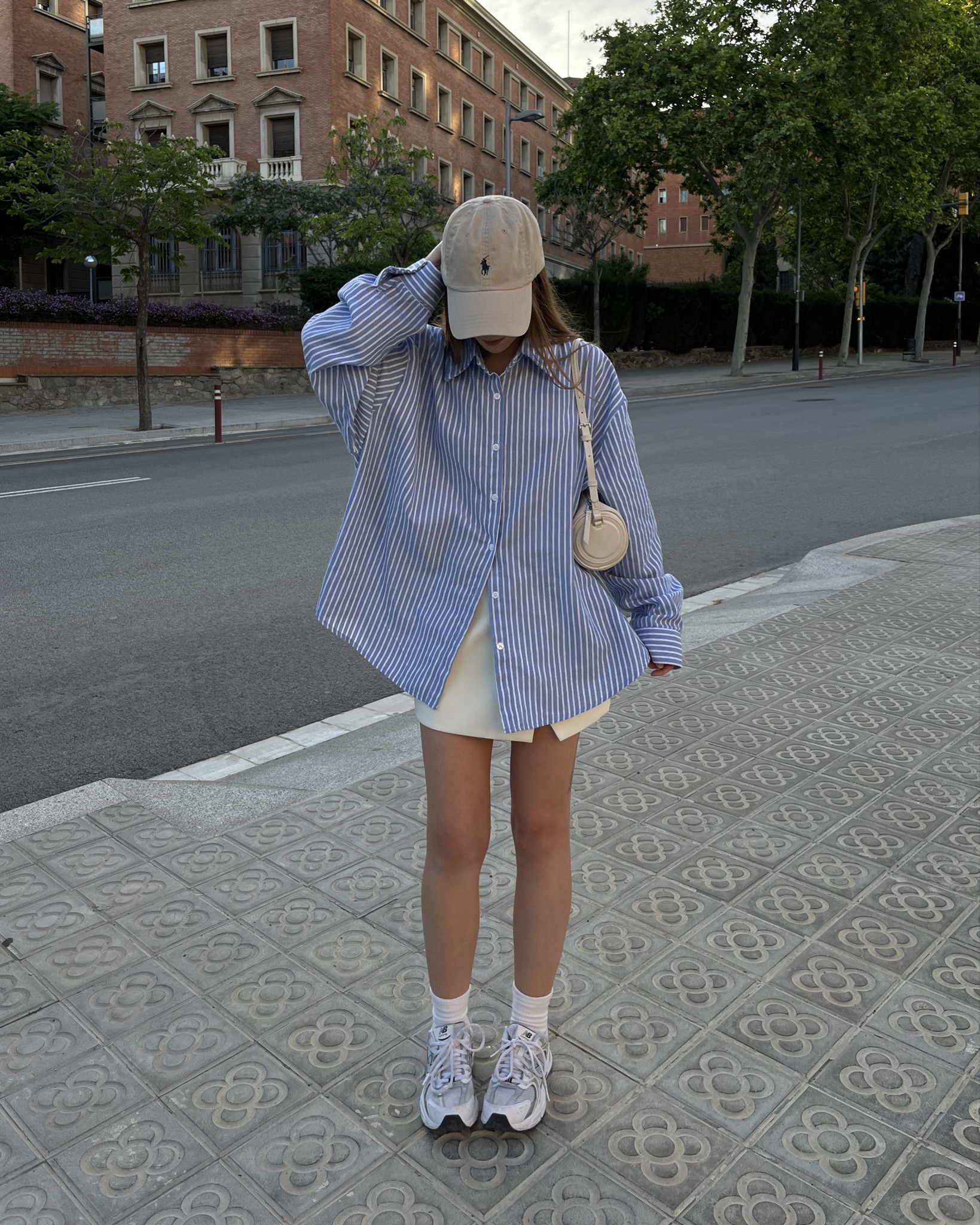 Oversized shirt and new balance outfit 

#LTKSeasonal #LTKShoeCrush #LTKStyleTip