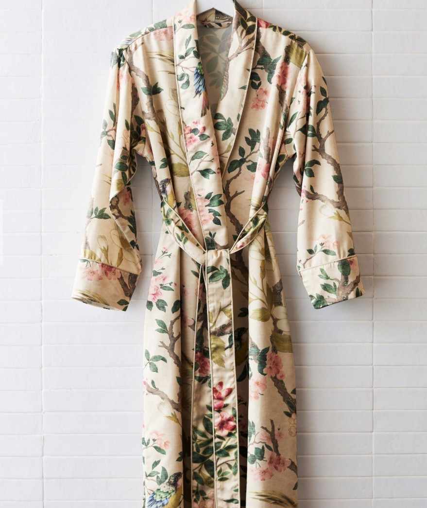 How cute and pretty is this robe? And it’s under $100! 💆🏽‍♀️

#LTKFindsUnder100 #LTKSeasonal