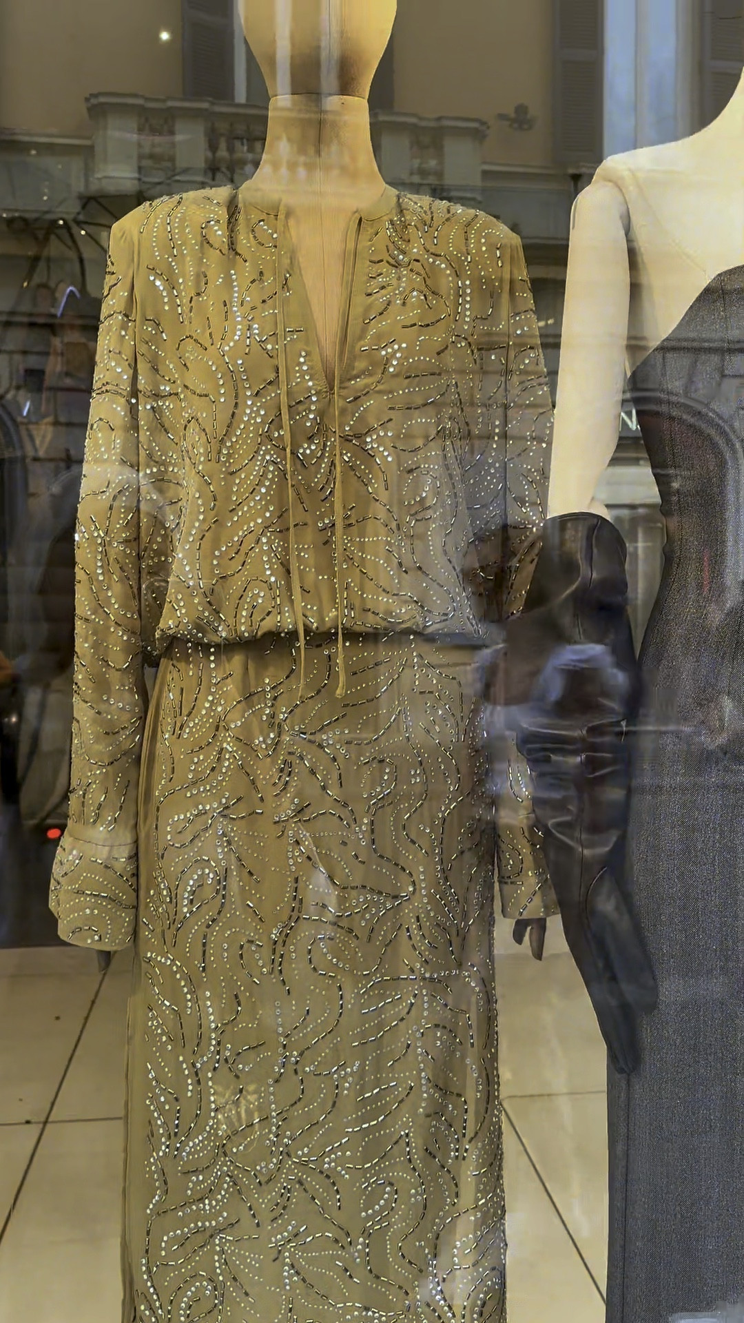 Beautiful set from h&m great for occasions and festivities 

#LTKmodest #LTKitalia #LTKeurope