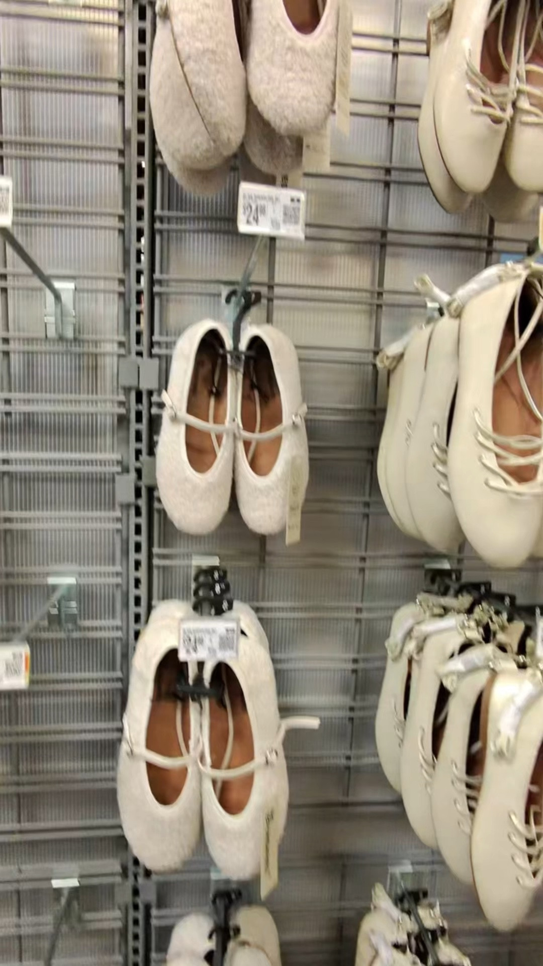 So many cute neutral flats to choose from 🤎 easy to pair with any outfit
#LTKFinds #ShoeStyle #NeutralLooks

#LTKOver40 #LTKSaleAlert