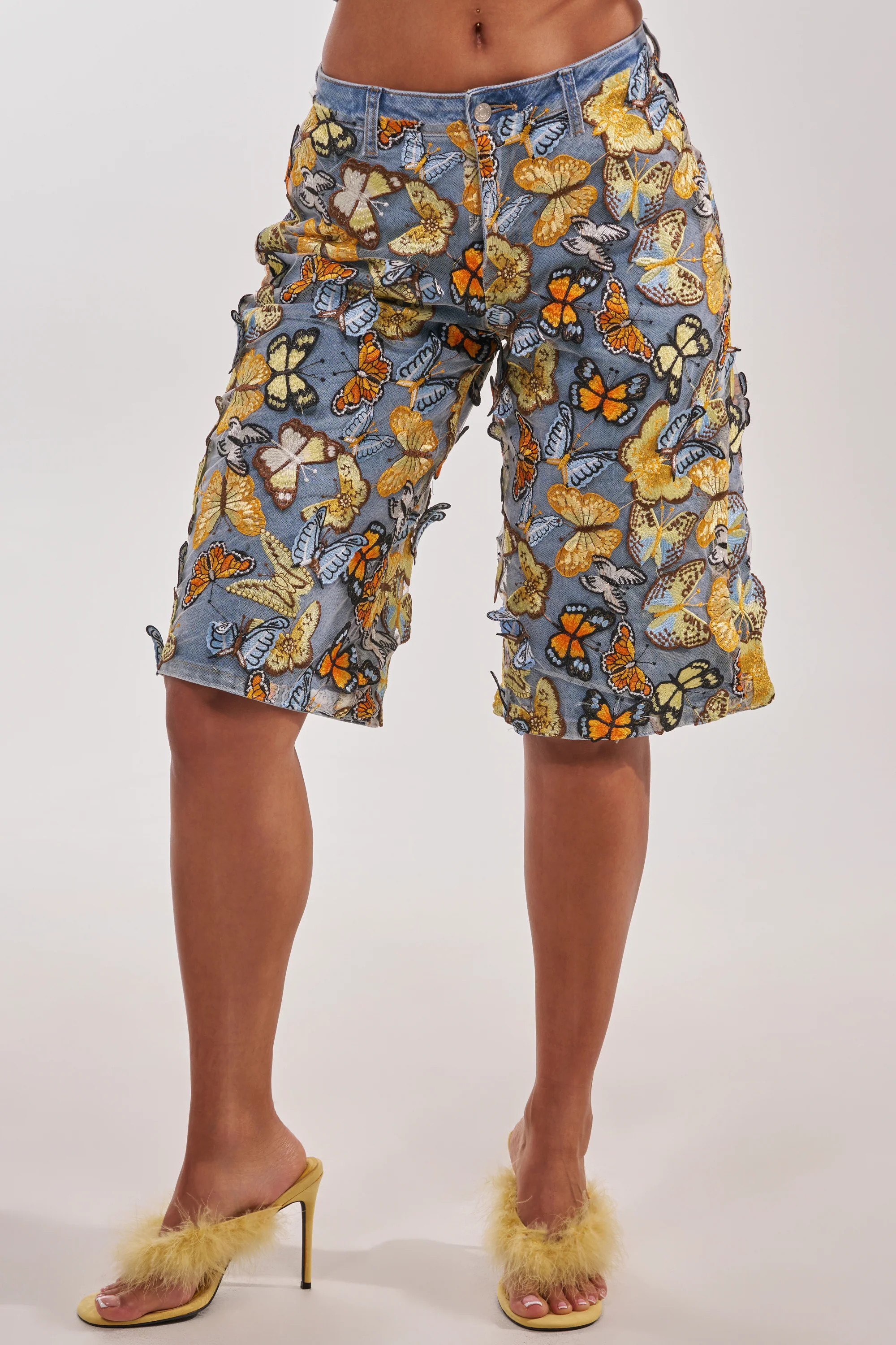 BUTTERFLY EFFECT BERMUDA SHORT | AKIRA