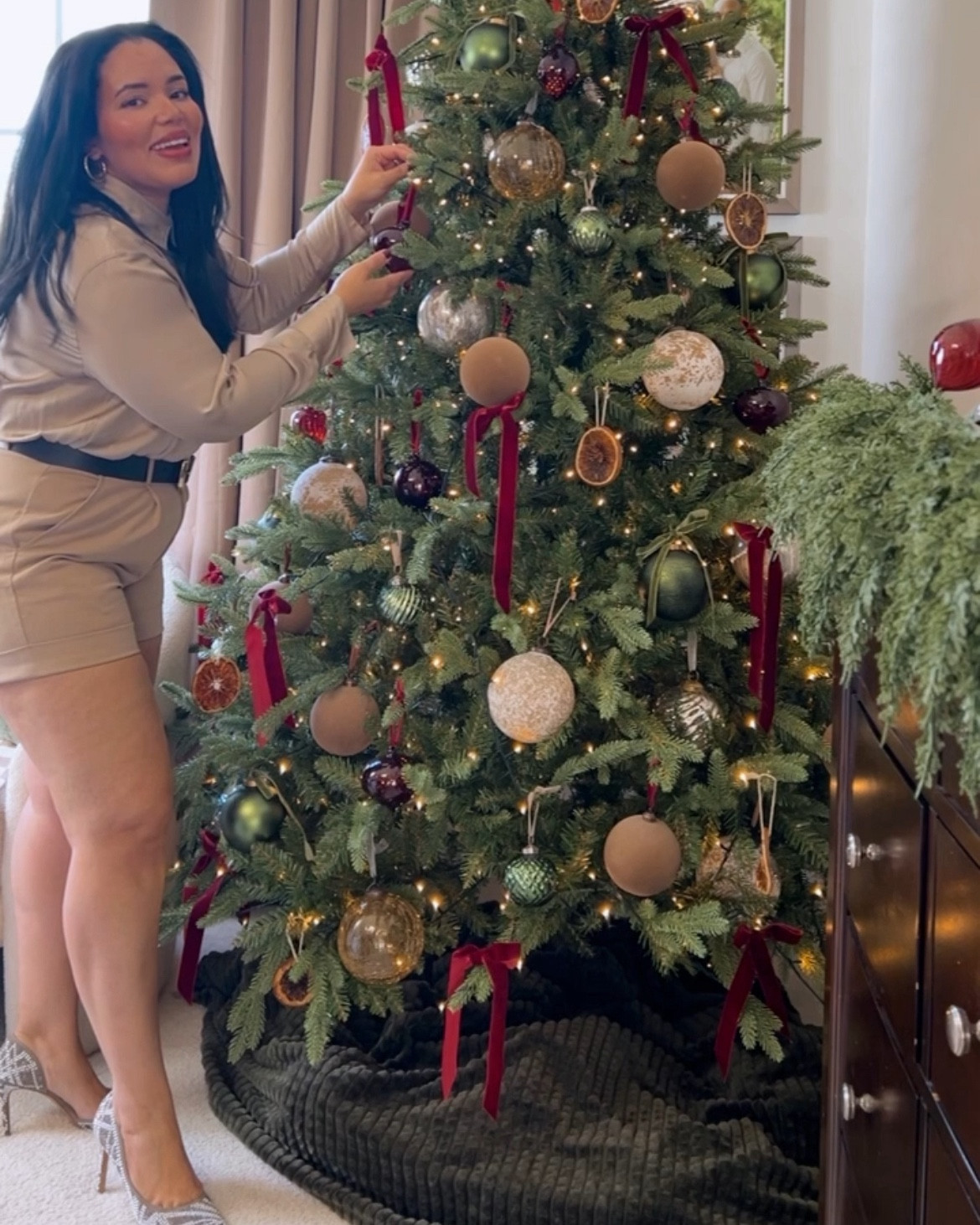 Affordable and High End Christmas Finds
#garland #christmastree #ornaments #wreaths #christmascandle #walmartfinds #amazonfinds #holidaydecor #velvet #pillows #ribbons

#LTKSeasonal #LTKHoliday #LTKHome